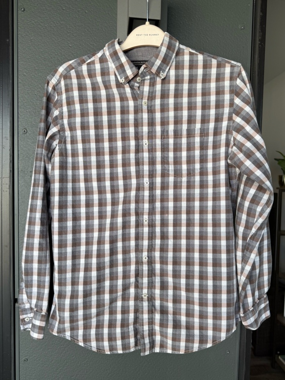 Button-Down Cotton Plaid Shirt in Brown & White